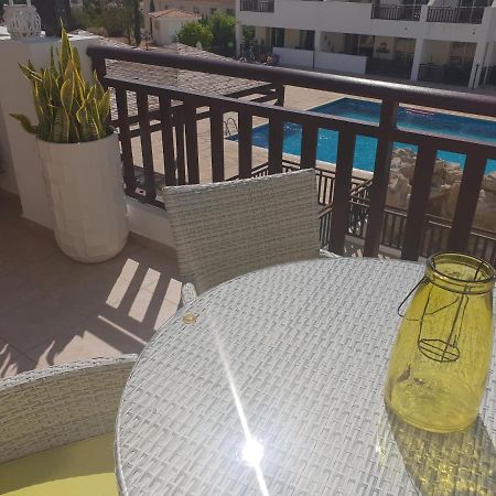 Stunning Apartment C106 With Balcony Looking Over Pool Peyia Exterior foto