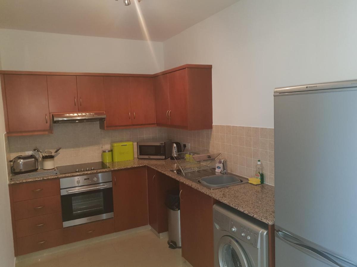 Stunning Apartment C106 With Balcony Looking Over Pool Peyia Exterior foto