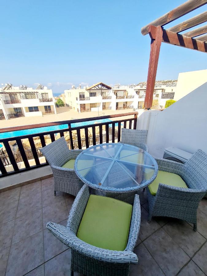 Stunning Apartment C106 With Balcony Looking Over Pool Peyia Exterior foto
