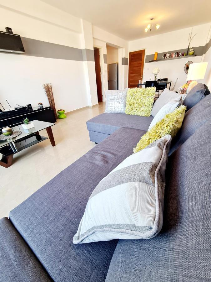 Stunning Apartment C106 With Balcony Looking Over Pool Peyia Exterior foto