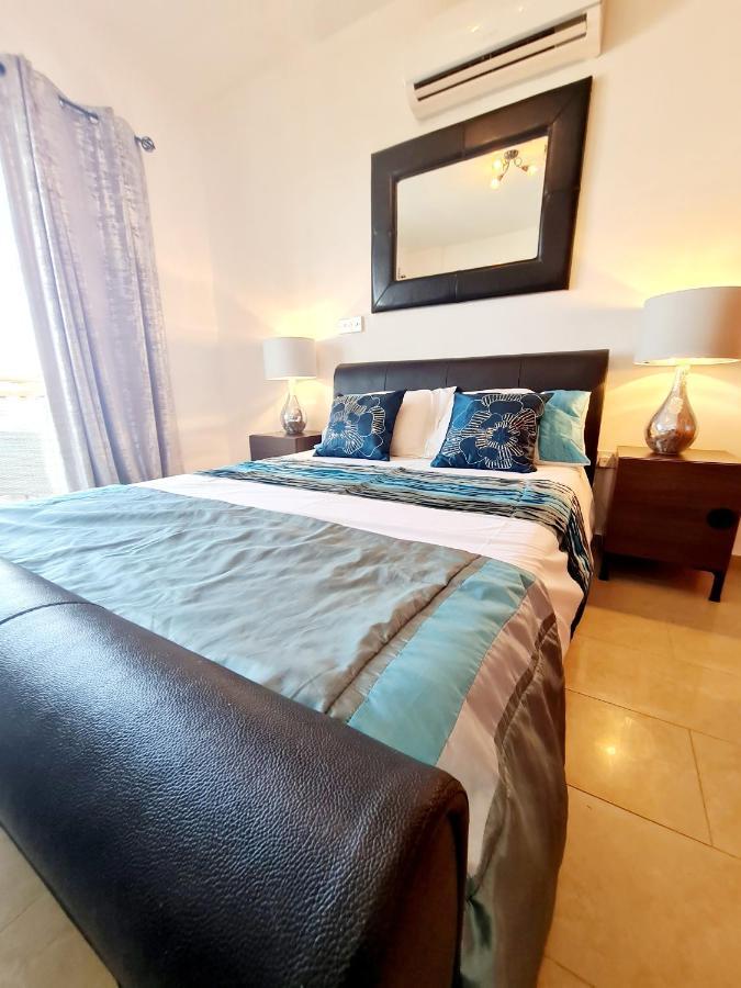 Stunning Apartment C106 With Balcony Looking Over Pool Peyia Exterior foto