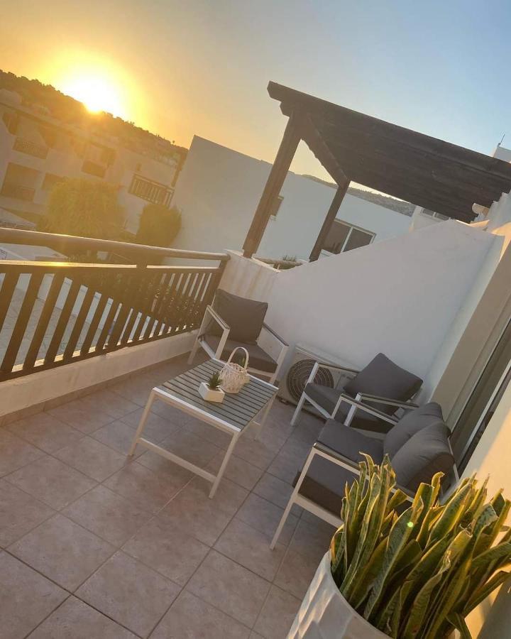 Stunning Apartment C106 With Balcony Looking Over Pool Peyia Exterior foto