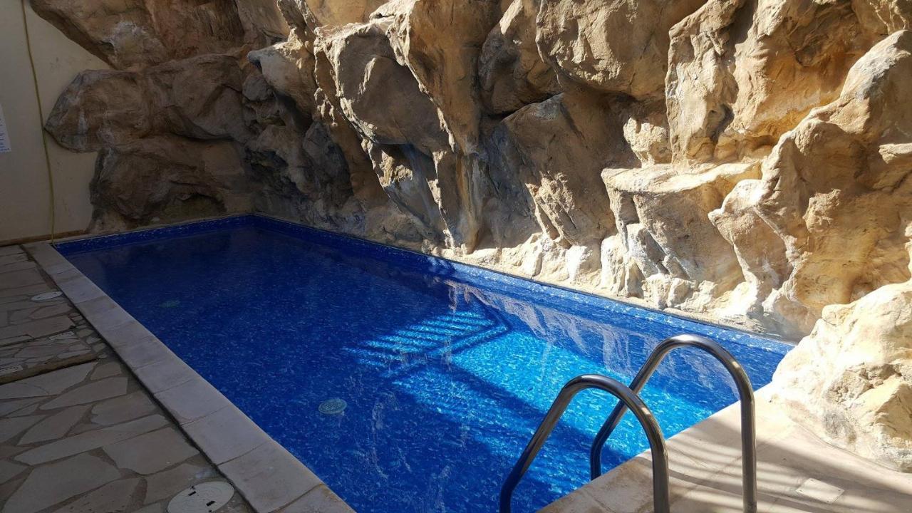 Stunning Apartment C106 With Balcony Looking Over Pool Peyia Exterior foto